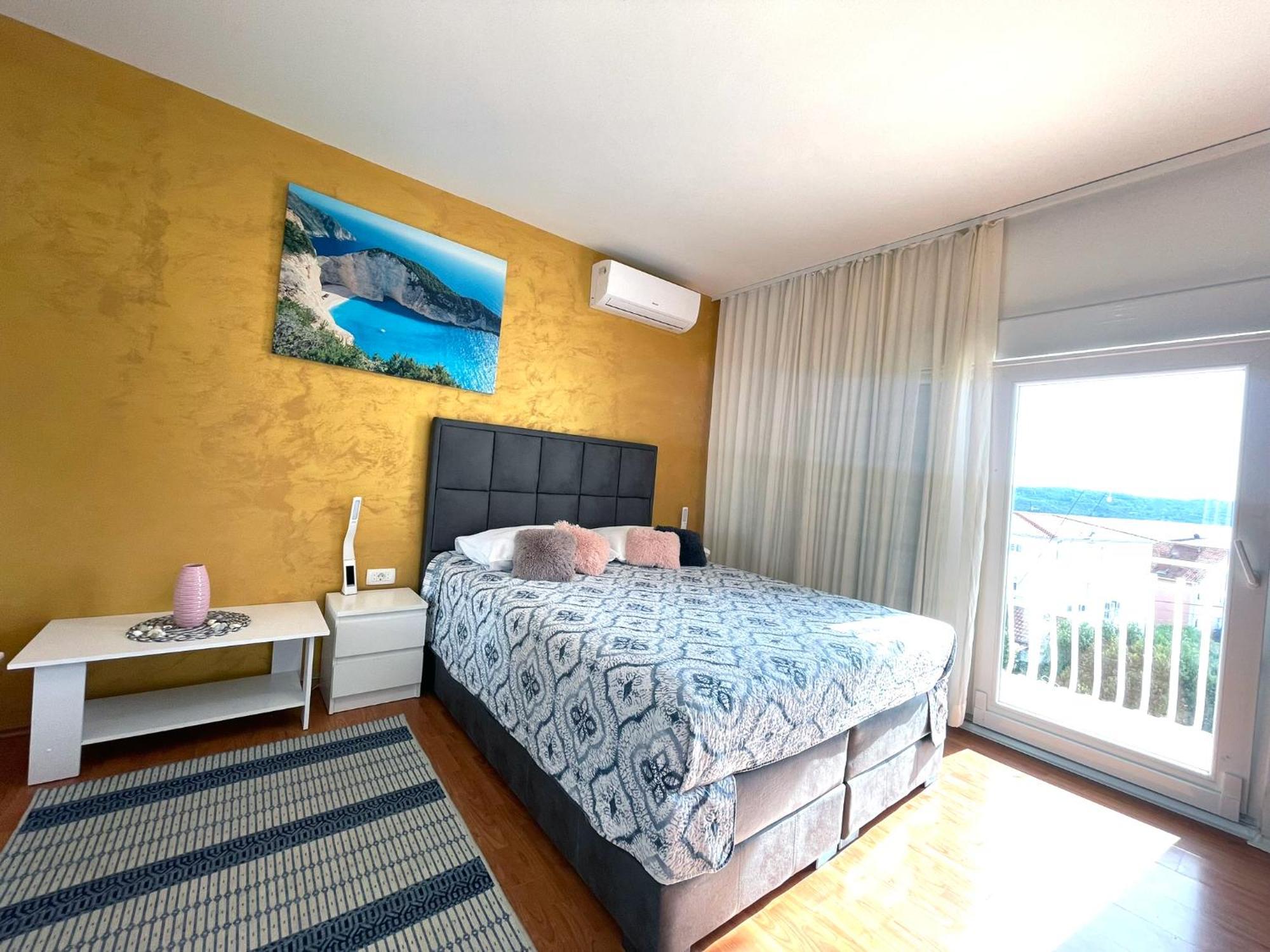 Apartment Roma *