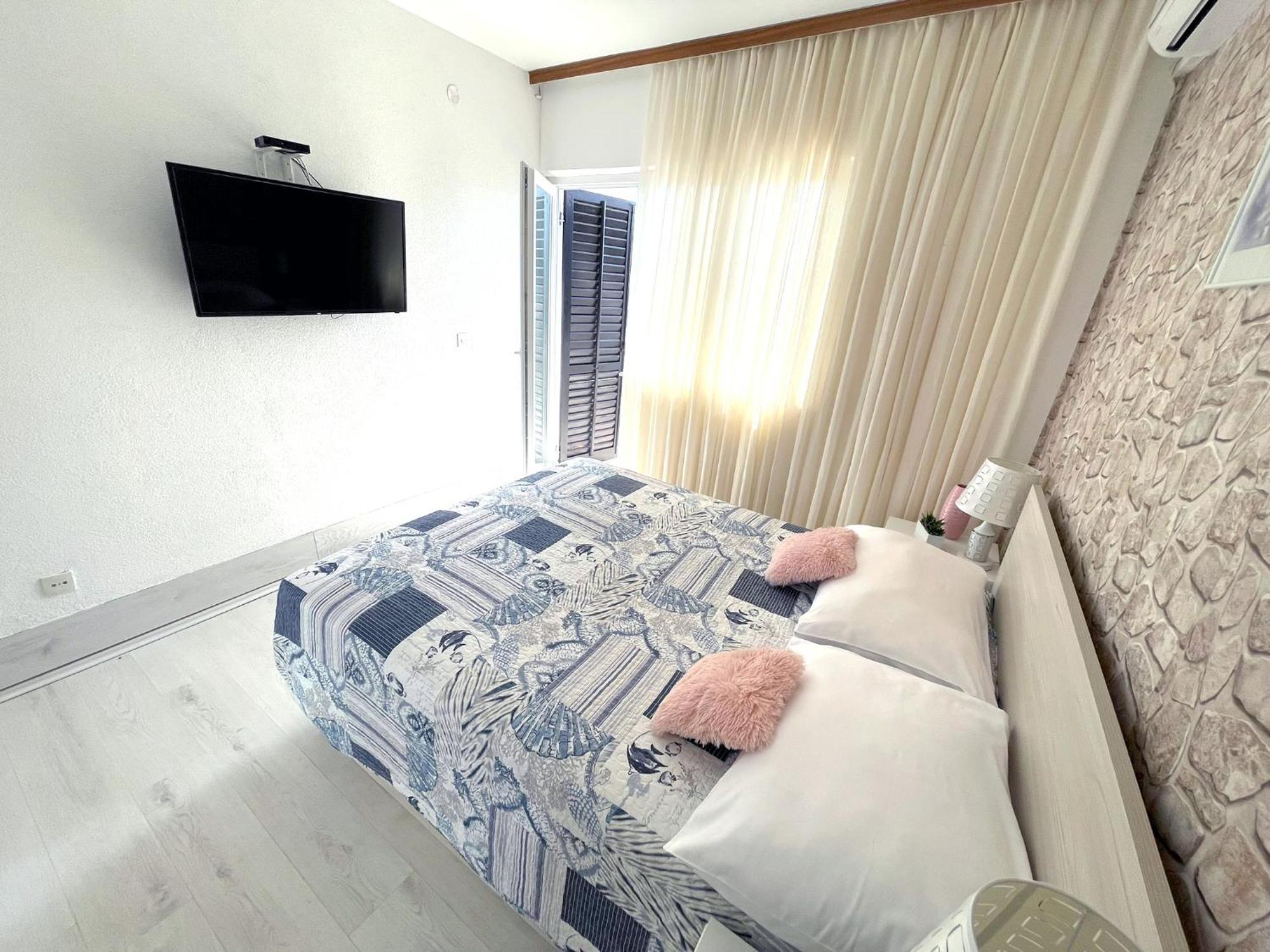 Roma Apartment *