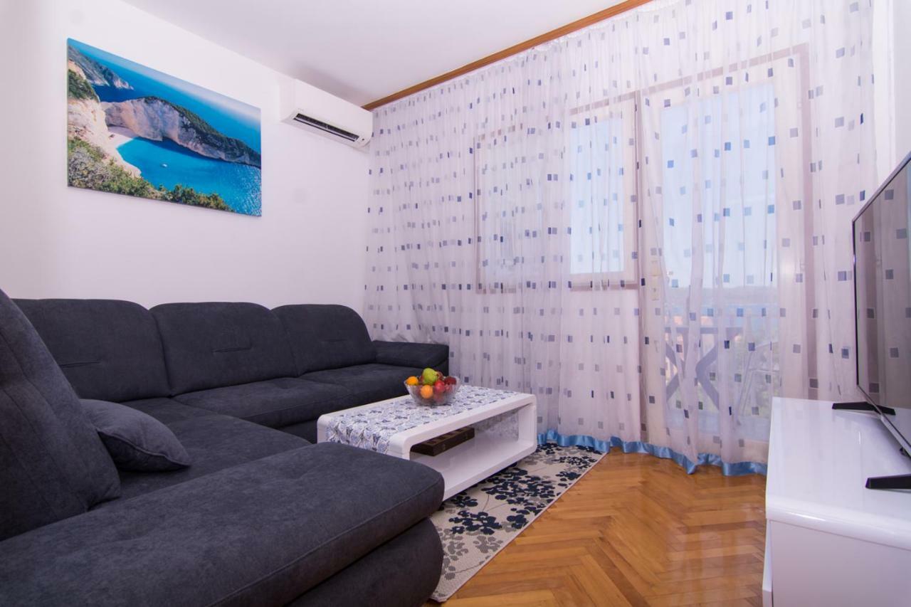 Apartment Roma *